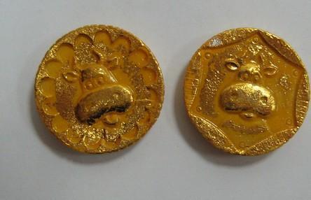 Магнит "Золотые монеты с быком" 086004